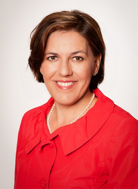LAKATHA_DirMagElisabeth.jpg